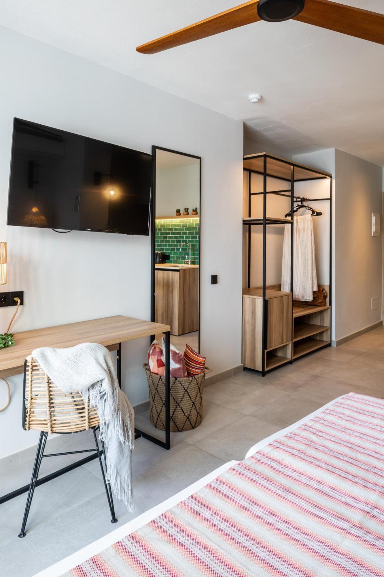 Aparthotel Casita Blanca - Adults Only Сан-Антонио-Абад Экстерьер фото