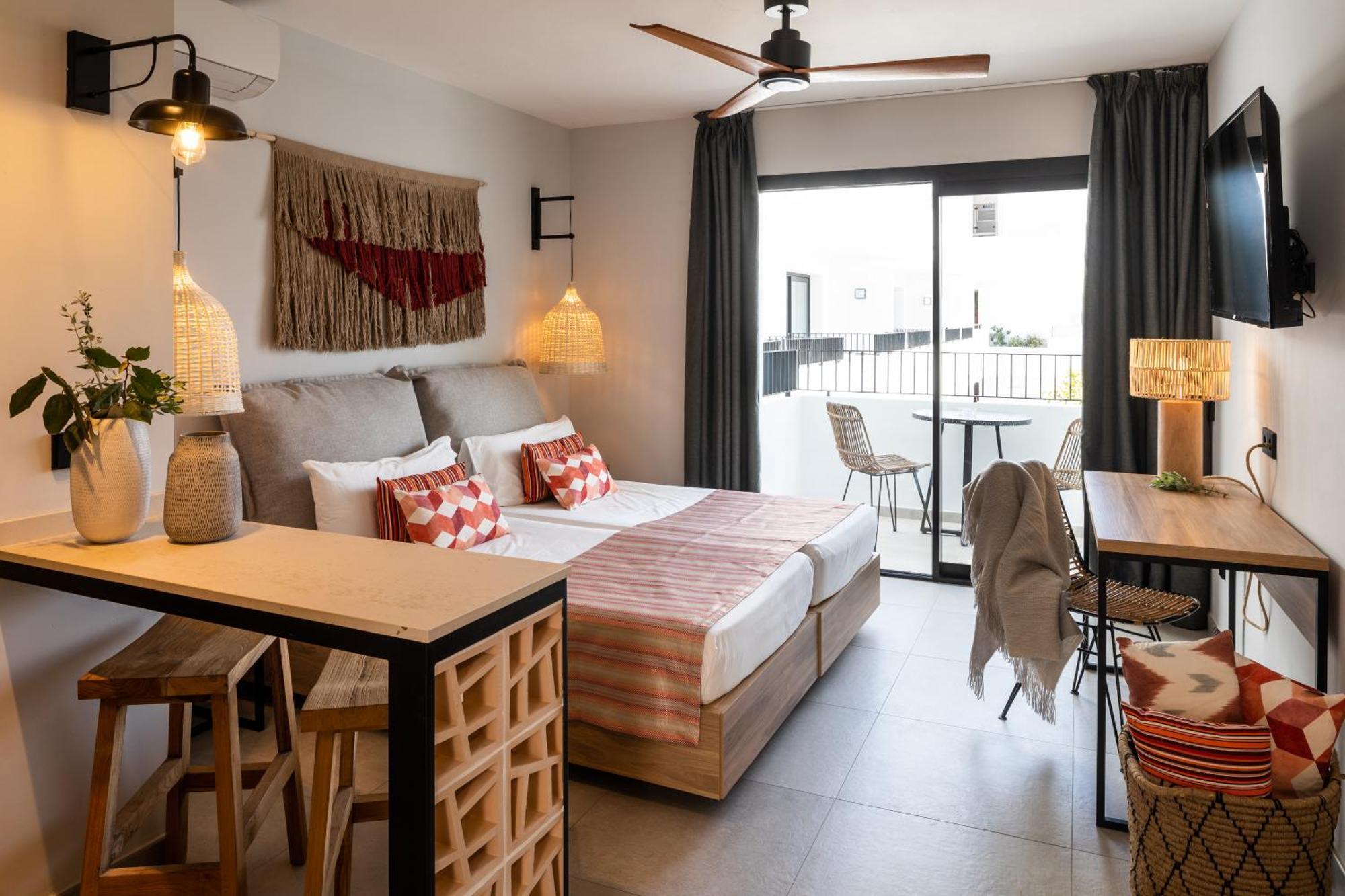 Aparthotel Casita Blanca - Adults Only Сан-Антонио-Абад Экстерьер фото