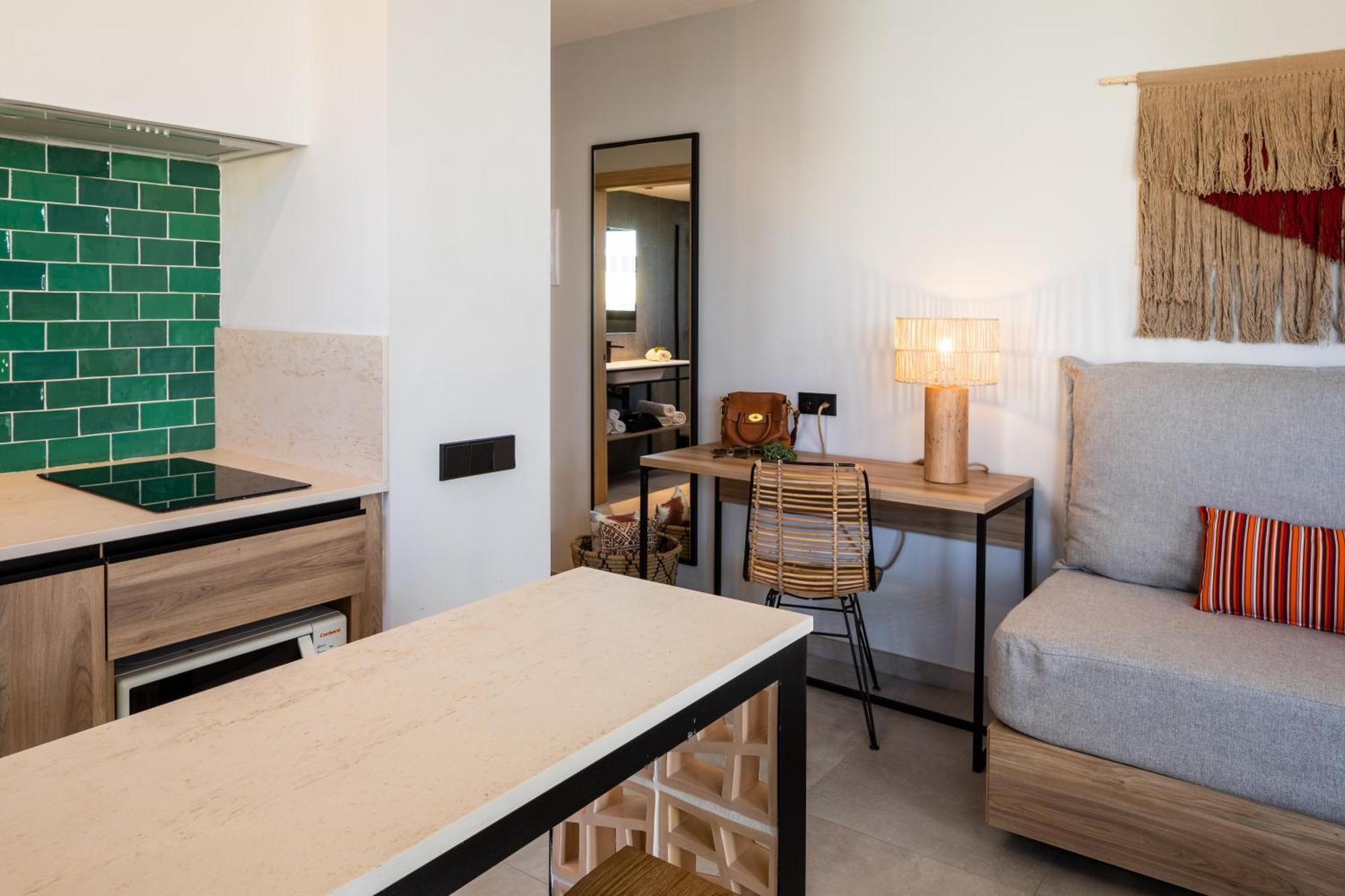 Aparthotel Casita Blanca - Adults Only Сан-Антонио-Абад Экстерьер фото