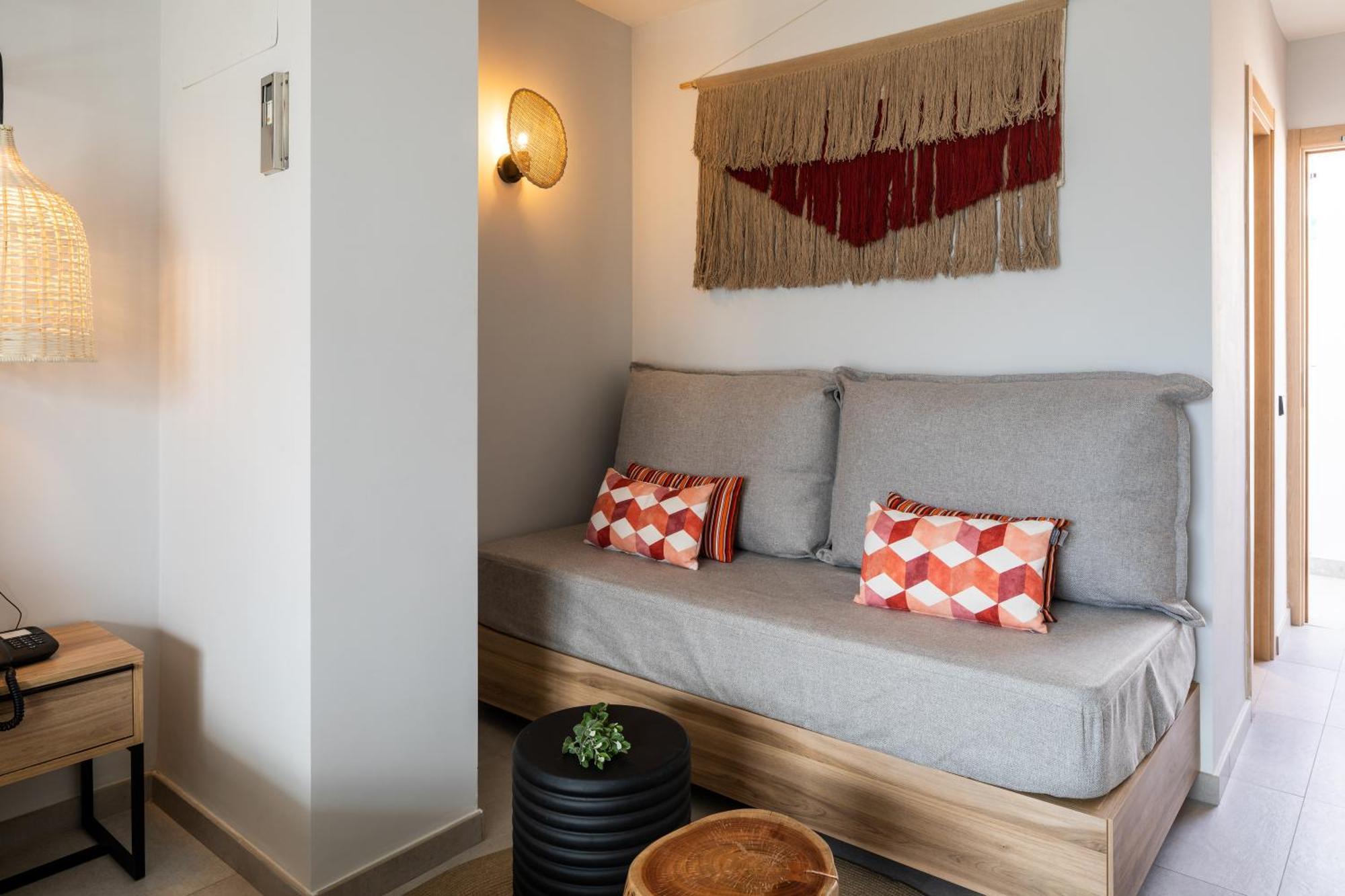 Aparthotel Casita Blanca - Adults Only Сан-Антонио-Абад Экстерьер фото