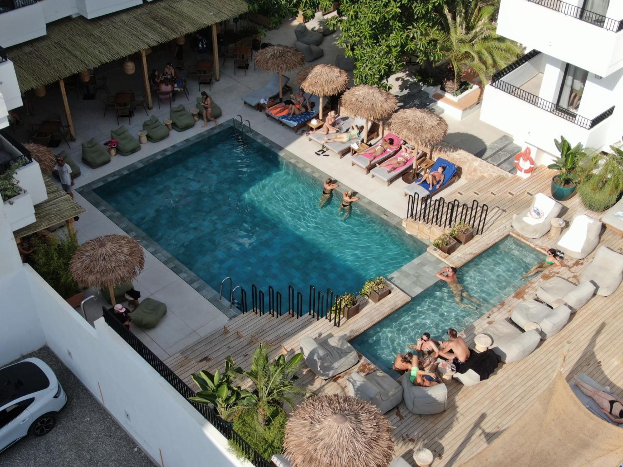 Aparthotel Casita Blanca - Adults Only Сан-Антонио-Абад Экстерьер фото