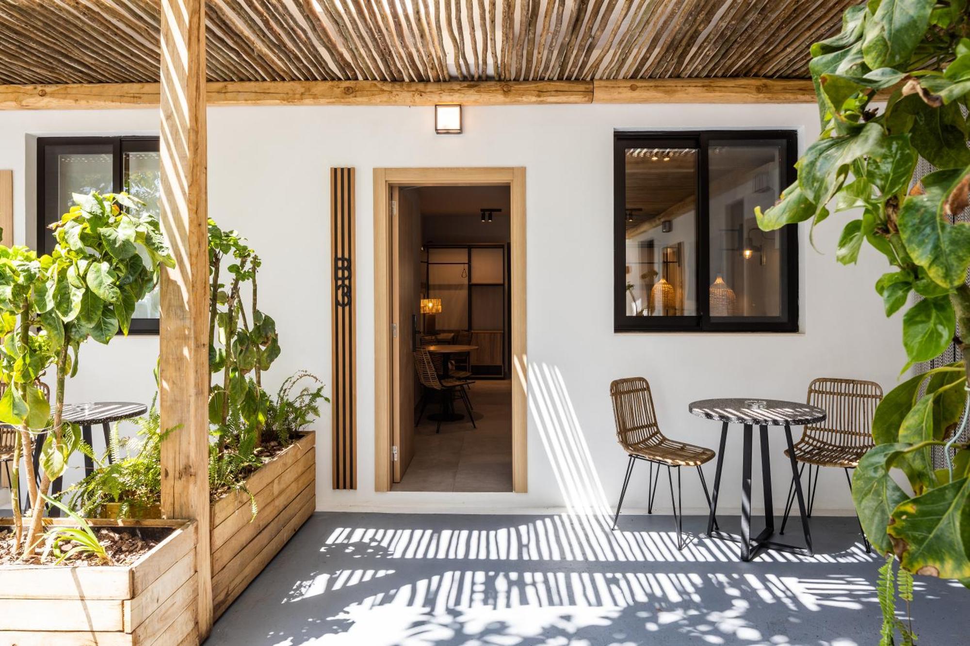 Aparthotel Casita Blanca - Adults Only Сан-Антонио-Абад Экстерьер фото